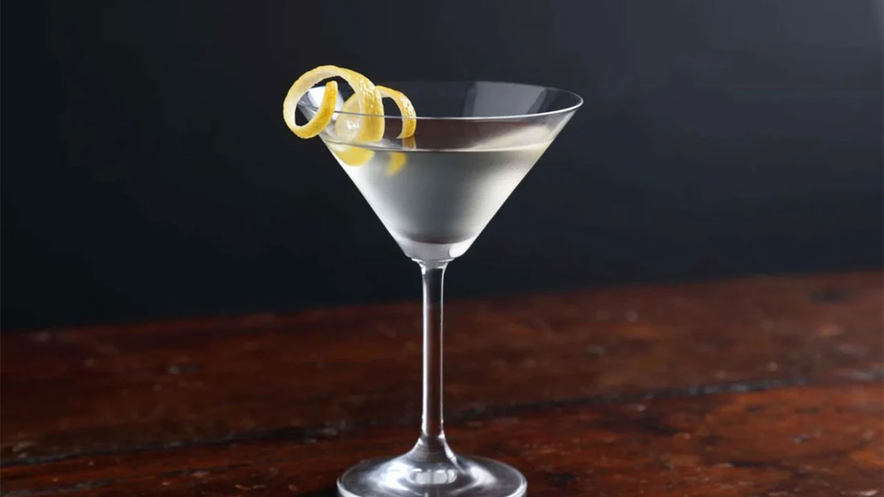 consenso Estar satisfecho camino Receta: Dry Martini Cóctel - Mundo Liquor