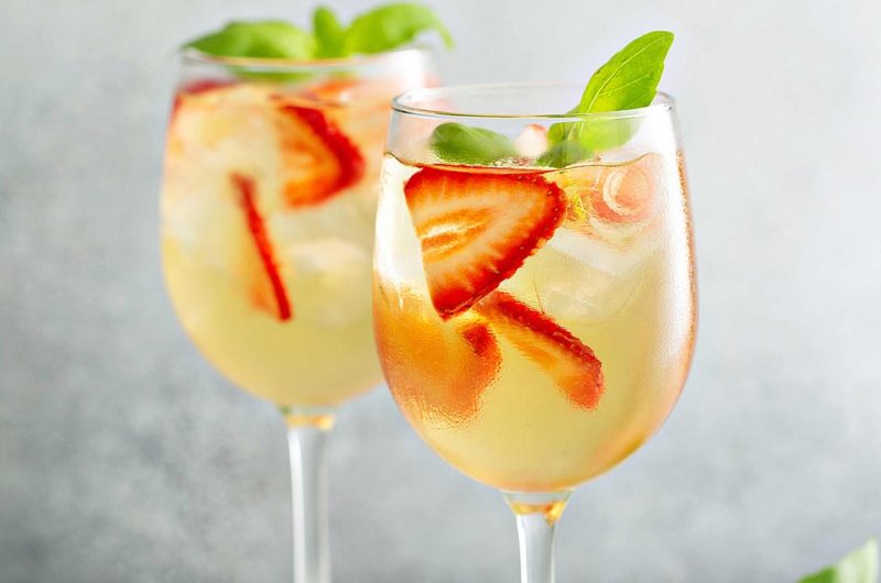 Sangría Blanca (White Sangria)